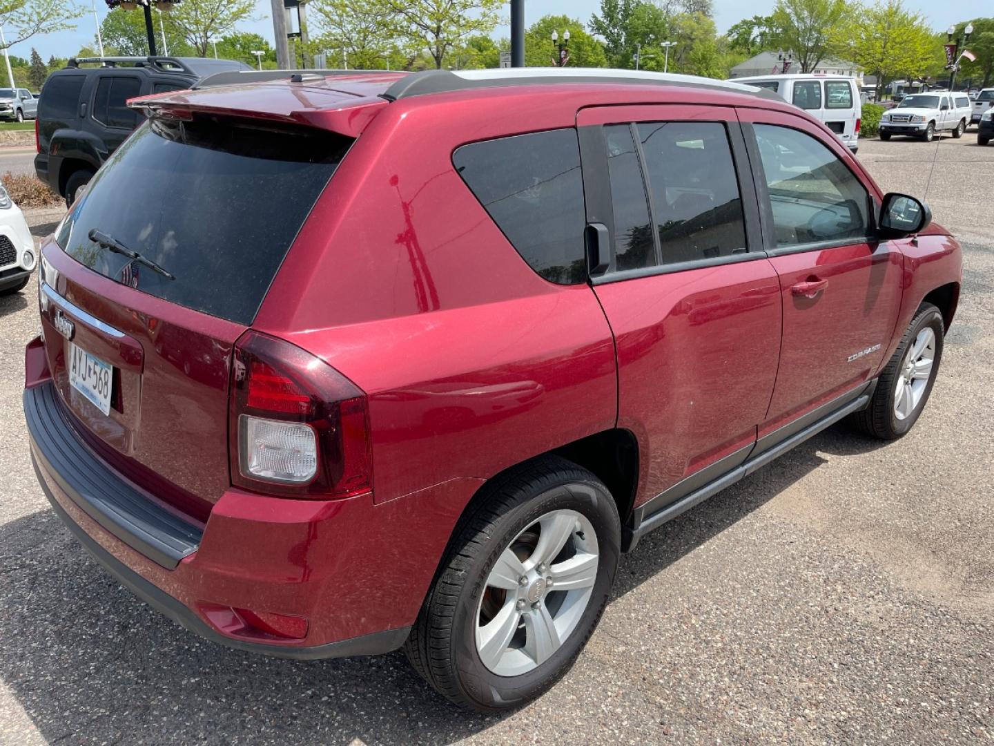 2016 Jeep Compass Sport 4WD (1C4NJDBB8GD) with an 2.4L L4 DOHC 16V engine, AUTOMATIC transmission, located at 434 West Main Street, Anoka, MN, 55303, (763) 576-9696, 45.201759, -93.396706 - Photo#4
