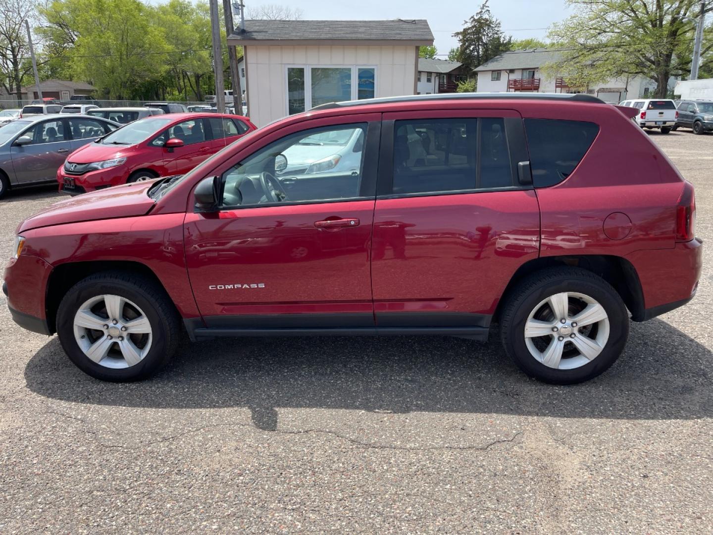 2016 Jeep Compass Sport 4WD (1C4NJDBB8GD) with an 2.4L L4 DOHC 16V engine, AUTOMATIC transmission, located at 434 West Main Street, Anoka, MN, 55303, (763) 576-9696, 45.201759, -93.396706 - Photo#7