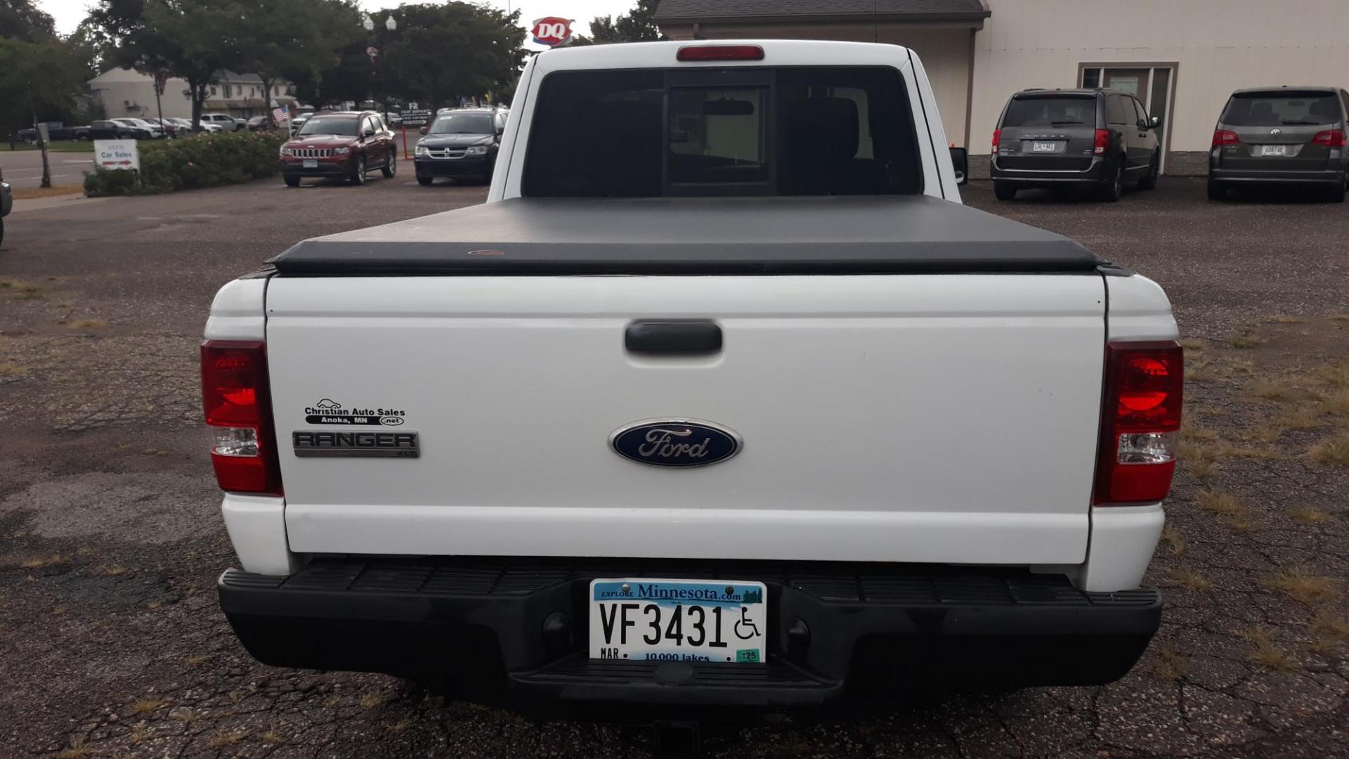 2011 WHITE /GRAY Ford Ranger Sport SuperCab 4-Door 4WD (1FTLR4FE5BP) with an 4.0L V6 SOHC 12V engine, AUTO transmission, located at 434 West Main Street, Anoka, MN, 55303, (763) 576-9696, 45.201759, -93.396706 - Photo#3