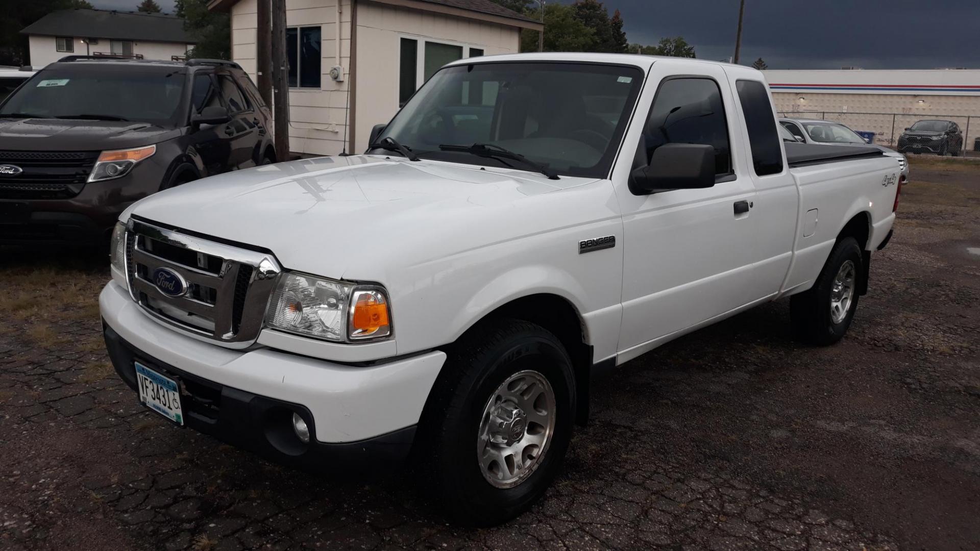 2011 WHITE /GRAY Ford Ranger Sport SuperCab 4-Door 4WD (1FTLR4FE5BP) with an 4.0L V6 SOHC 12V engine, AUTO transmission, located at 434 West Main Street, Anoka, MN, 55303, (763) 576-9696, 45.201759, -93.396706 - Photo#0