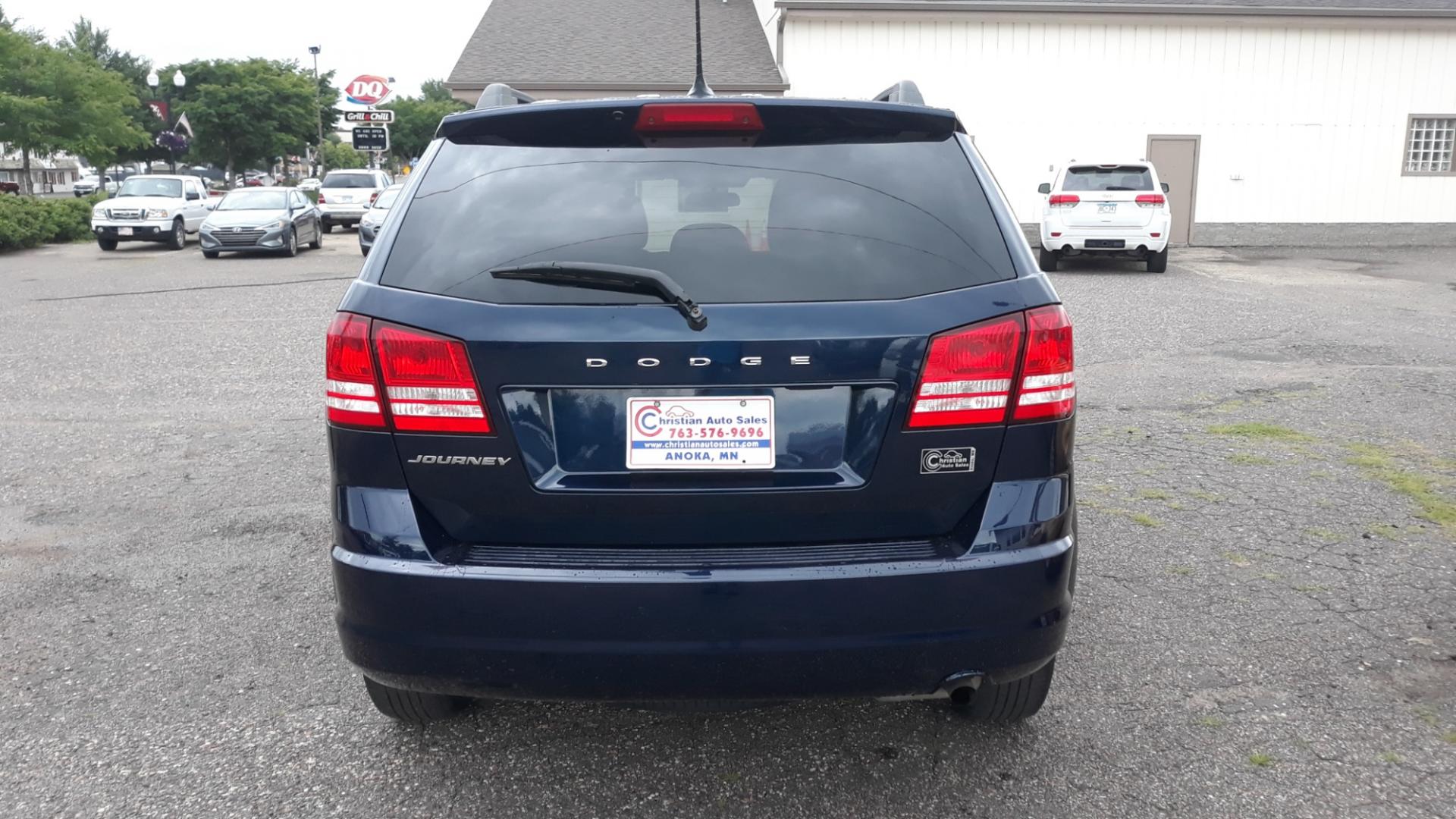 2018 Blue /GRAY DODGE JOURNEY SE (3C4PDCABXJT) with an 2.4 engine, AUTO transmission, located at 434 West Main Street, Anoka, MN, 55303, (763) 576-9696, 45.201759, -93.396706 - 2018 DODGE JOURNEY SE, 5 PASSENGER, ONE OWNER, NO ACCIDENTS, LOW MILES. INSPECTED AND SAFTY CHECKED BY CERTIFIED MECHANIC. - Photo#5