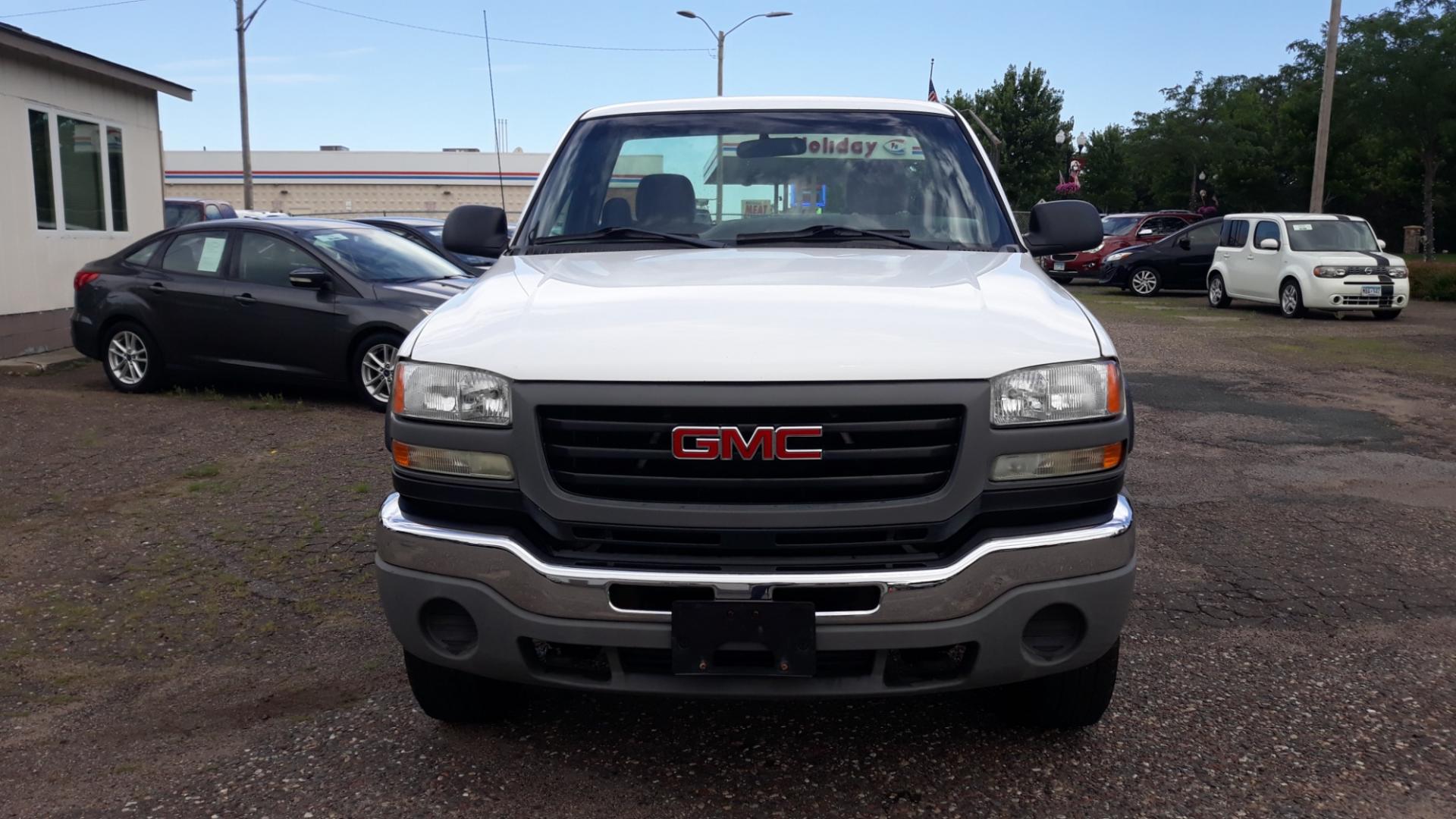 2006 WHITE /GRAY GMC Sierra 2500HD SL Long Bed 4WD (1GTHK24U66E) with an 6.0L V8 OHV 16V engine, AUTO transmission, located at 434 West Main Street, Anoka, MN, 55303, (763) 576-9696, 45.201759, -93.396706 - 2006 GMC 2500 HD, 6.0 V-8 ENGINE WITH ONLY 78,132 ACTUAL MILES, AND A ONE OWNER TRUCK! - Photo#1