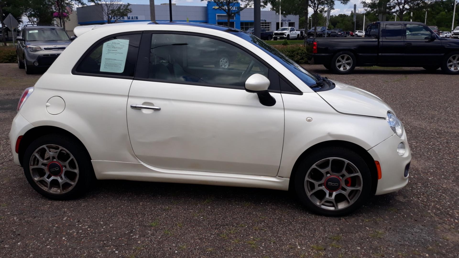 2012 WHITE /BLACK Fiat 500 (3C3CFFBR3CT) with an 1.4 engine, 5 SPEED MANUAL transmission, located at 434 West Main Street, Anoka, MN, 55303, (763) 576-9696, 45.201759, -93.396706 - 2012 FIAT 500, 3DOOR HATCHBACK, 141,024 MILES, 5 SPEED MANUAL TRANSMITION. - Photo#3