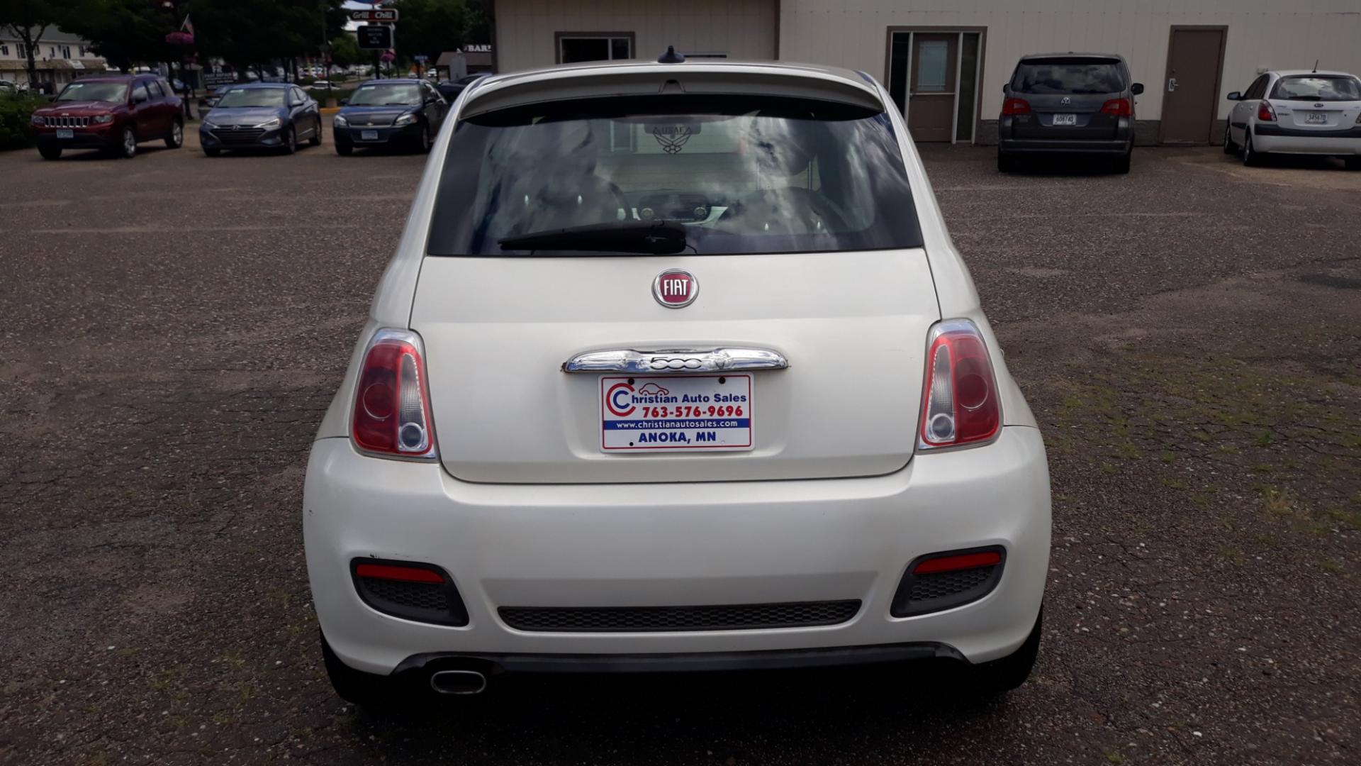 2012 WHITE /BLACK Fiat 500 (3C3CFFBR3CT) with an 1.4 engine, 5 SPEED MANUAL transmission, located at 434 West Main Street, Anoka, MN, 55303, (763) 576-9696, 45.201759, -93.396706 - 2012 FIAT 500, 3DOOR HATCHBACK, 141,024 MILES, 5 SPEED MANUAL TRANSMITION. - Photo#5