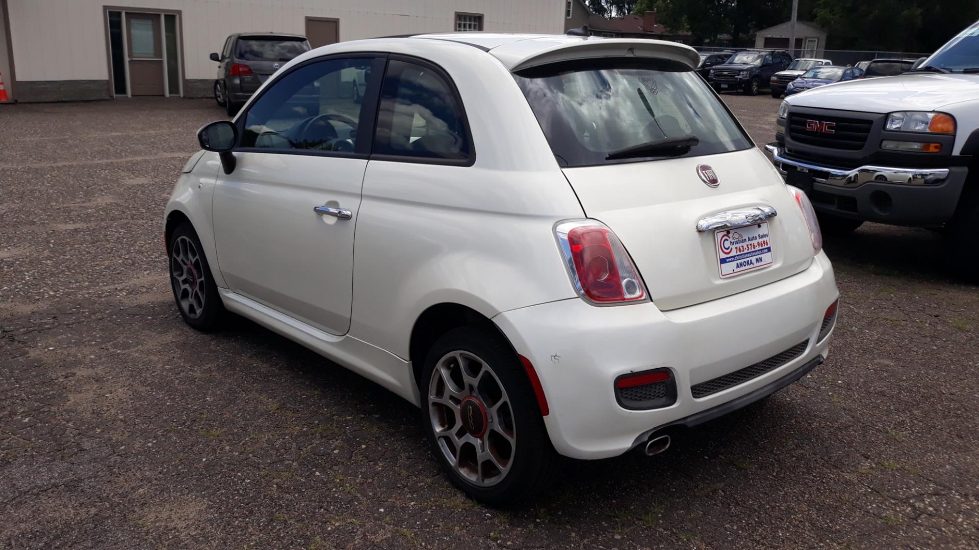 2012 WHITE /BLACK Fiat 500 (3C3CFFBR3CT) with an 1.4 engine, 5 SPEED MANUAL transmission, located at 434 West Main Street, Anoka, MN, 55303, (763) 576-9696, 45.201759, -93.396706 - 2012 FIAT 500, 3DOOR HATCHBACK, 141,024 MILES, 5 SPEED MANUAL TRANSMITION. - Photo#6