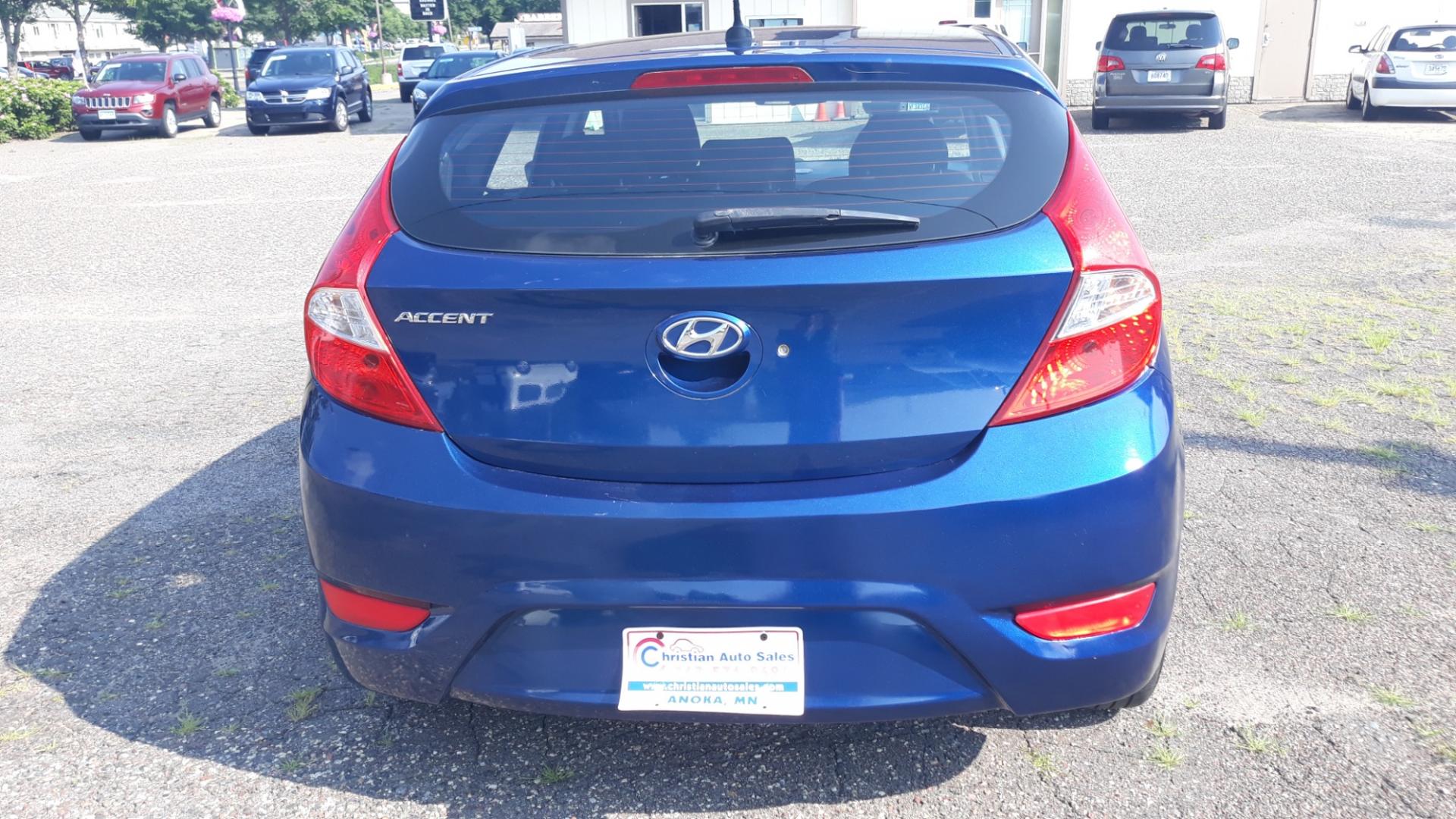 2016 Blue /GRAY Hyundai Accent SE (KMHCT5AE8GU) with an 1.6 engine, AUTO transmission, located at 434 West Main Street, Anoka, MN, 55303, (763) 576-9696, 45.201759, -93.396706 - Photo#5