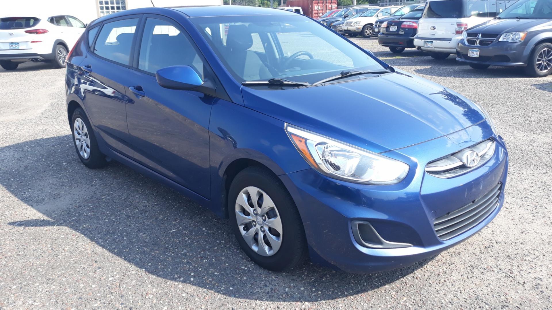 2016 Blue /GRAY Hyundai Accent SE (KMHCT5AE8GU) with an 1.6 engine, AUTO transmission, located at 434 West Main Street, Anoka, MN, 55303, (763) 576-9696, 45.201759, -93.396706 - 2016 HYUNDAI ACCENT 5 DOOR HATCHBACK, 2-OWNERS, LOOKS AND RUNS GREAT. - Photo#2