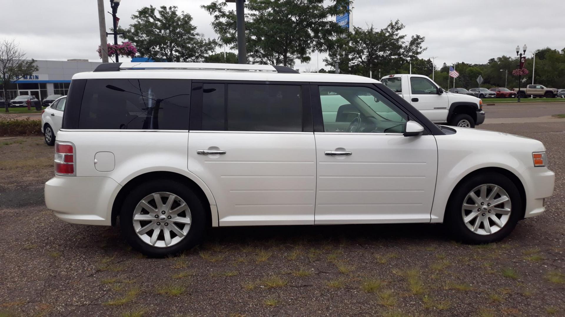 2012 /TAN Ford Flex SEL AWD (2FMHK6CC0CB) with an 3.5L V6 DOHC 24V engine, 6-Speed Automatic Overdrive transmission, located at 434 West Main Street, Anoka, MN, 55303, (763) 576-9696, 45.201759, -93.396706 - 2012 FORD FLEX SEL AWD, Air Conditioning; Power Windows; Power Locks; Power Steering; Tilt Wheel; AM/FM CD/MP3; Satellite; AM/FM CD/DVD; Sentry Key; Keyless Entry; Dual Front Airbags; Side Airbags; Head Airbags; Rear Head Airbags; Active Seatbelts; All Wheel ABS, 1-OWNER - Photo#3