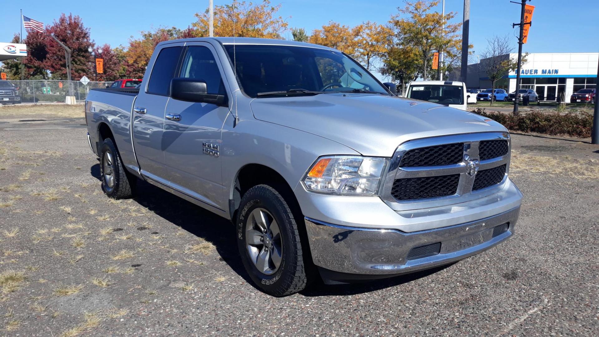 2017 SILVER /GRAY RAM 1500 SLT Quad Cab 4WD (1C6RR7GG1HS) with an 3.6L V6 DOHC 24V FFV engine, 8A transmission, located at 434 West Main Street, Anoka, MN, 55303, (763) 576-9696, 45.201759, -93.396706 - 2017 DODGE 1500 SLT 4X4, 4 DOOR 3.6 V6. SUPER CLEAN WITH POWER REAR WINDOW. - Photo#2