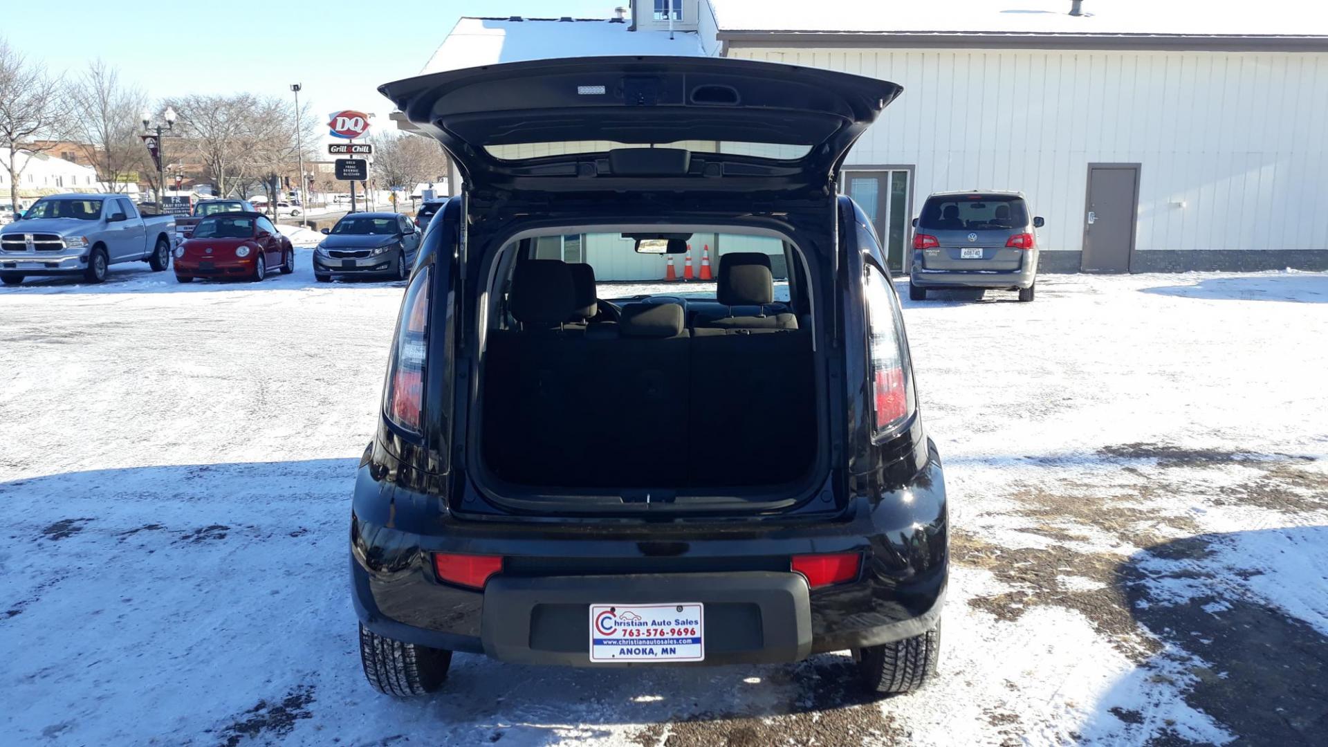 2011 BLACK /BLACK Kia Soul Base (KNDJT2A17B7) with an 1.6L L4 DOHC 16V engine, 5-Speed Manual transmission, located at 434 West Main Street, Anoka, MN, 55303, (763) 576-9696, 45.201759, -93.396706 - Photo#12