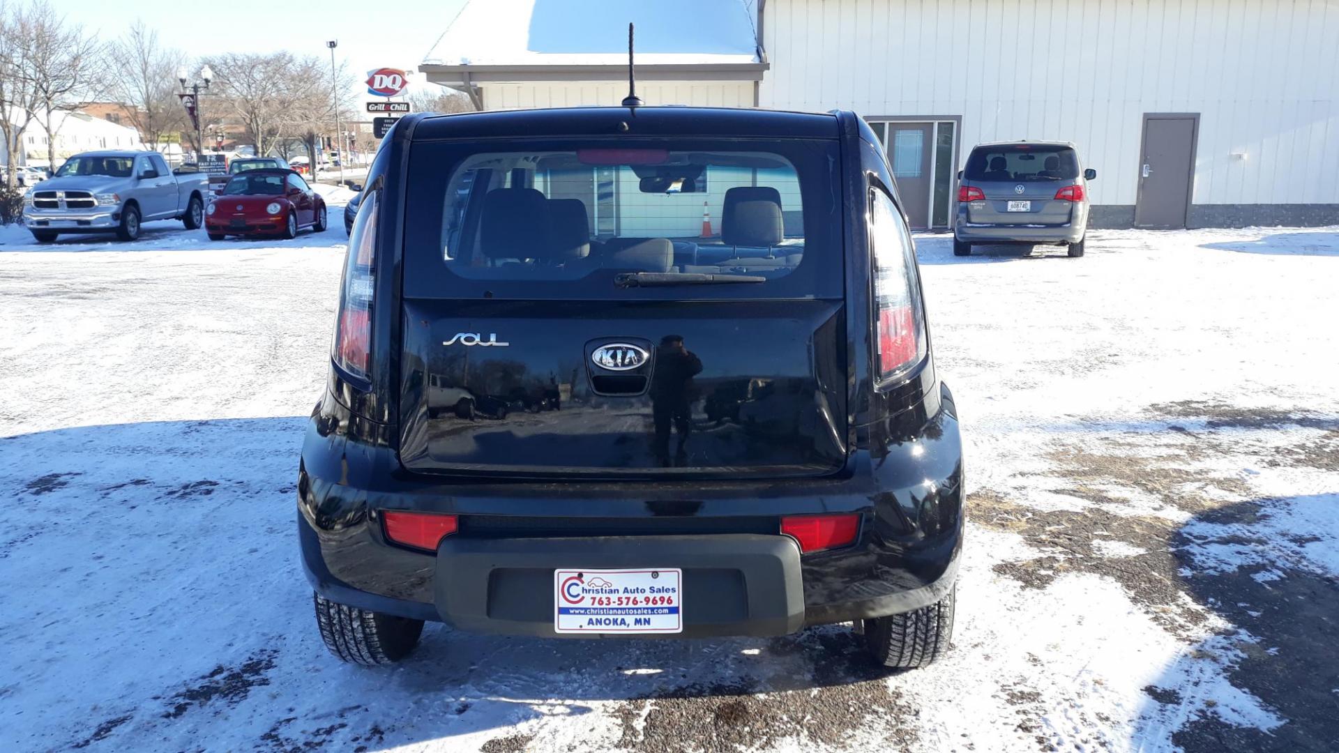 2011 BLACK /BLACK Kia Soul Base (KNDJT2A17B7) with an 1.6L L4 DOHC 16V engine, 5-Speed Manual transmission, located at 434 West Main Street, Anoka, MN, 55303, (763) 576-9696, 45.201759, -93.396706 - Photo#5