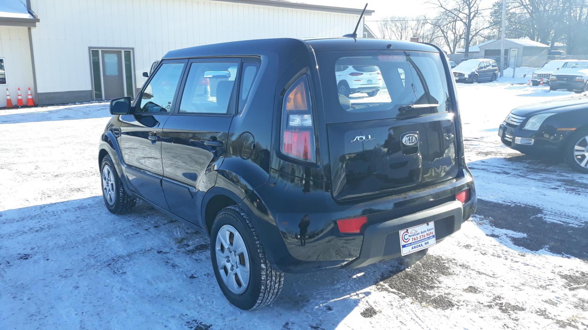 2011 BLACK /BLACK Kia Soul Base (KNDJT2A17B7) with an 1.6L L4 DOHC 16V engine, 5-Speed Manual transmission, located at 434 West Main Street, Anoka, MN, 55303, (763) 576-9696, 45.201759, -93.396706 - Photo#6